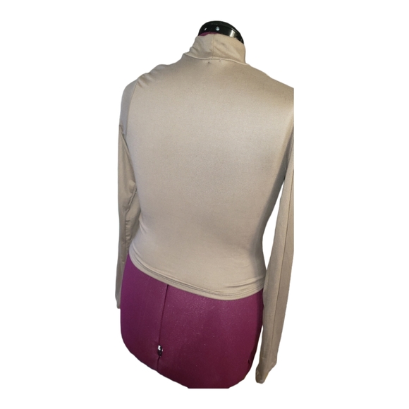 MOOD. XL. Long-sleeved crop top its chest cut out. NWT. (sku 331) - Picture 5 of 5